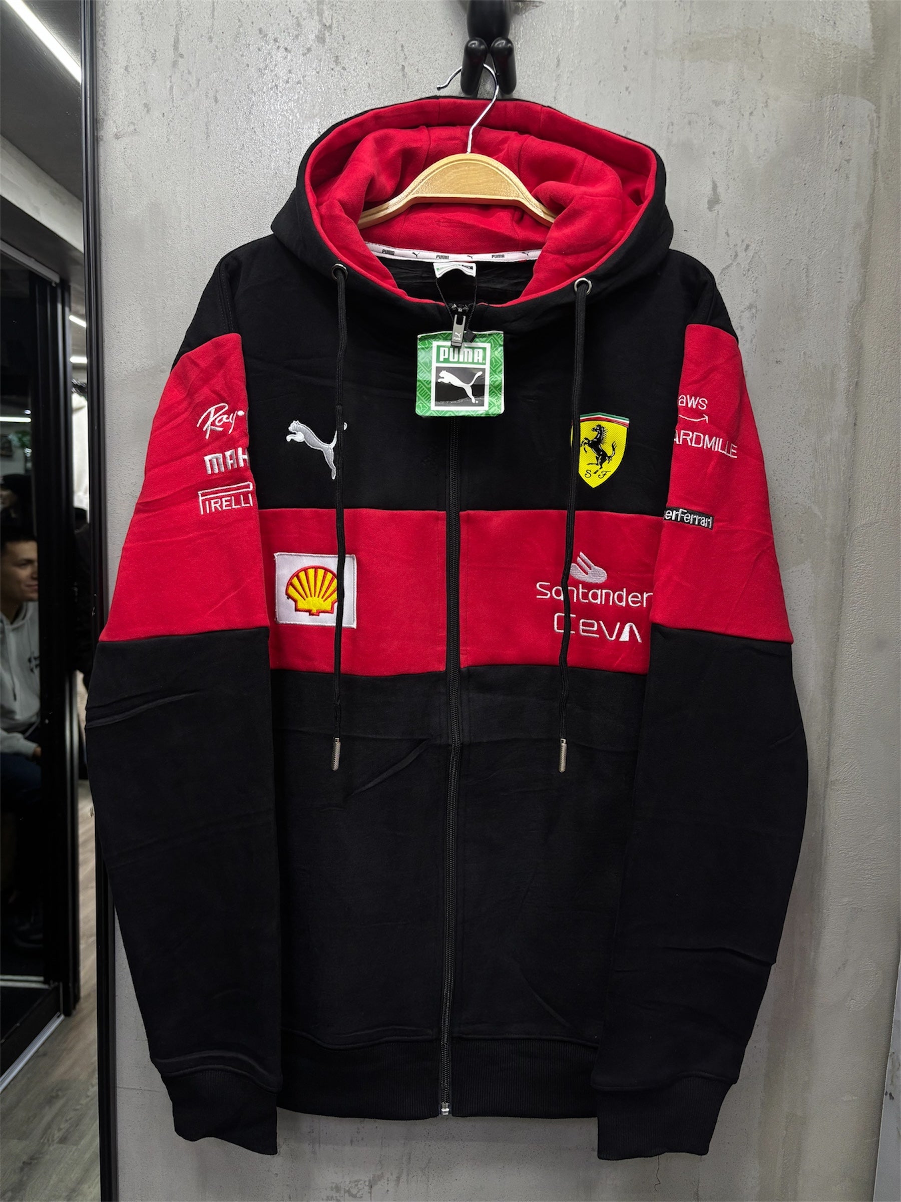 chaqueta ferrari/capota