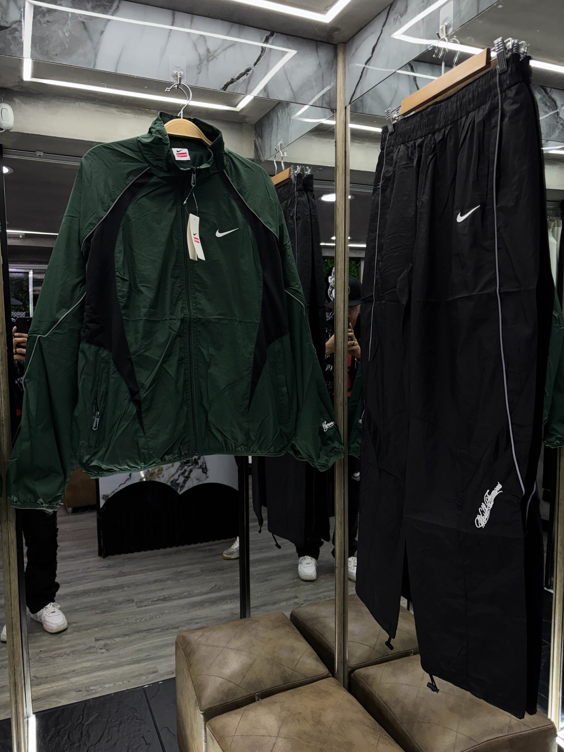 Sudadera Nike/Supreme