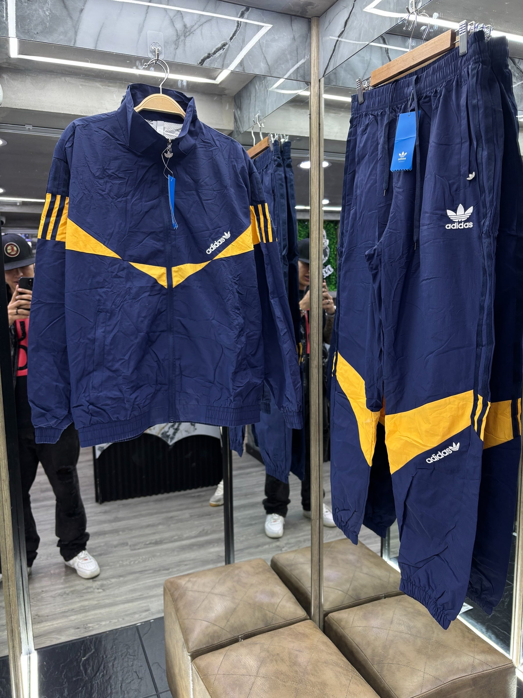Sudadera Adidas/Impermeable