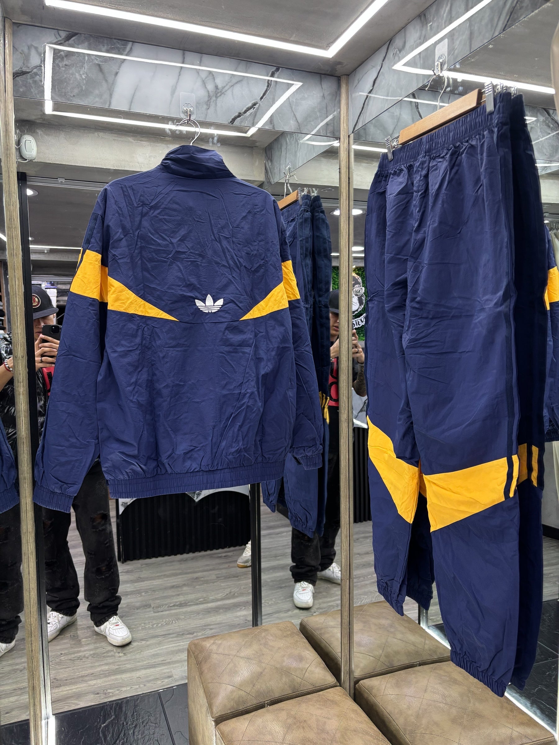 Sudadera Adidas/Impermeable