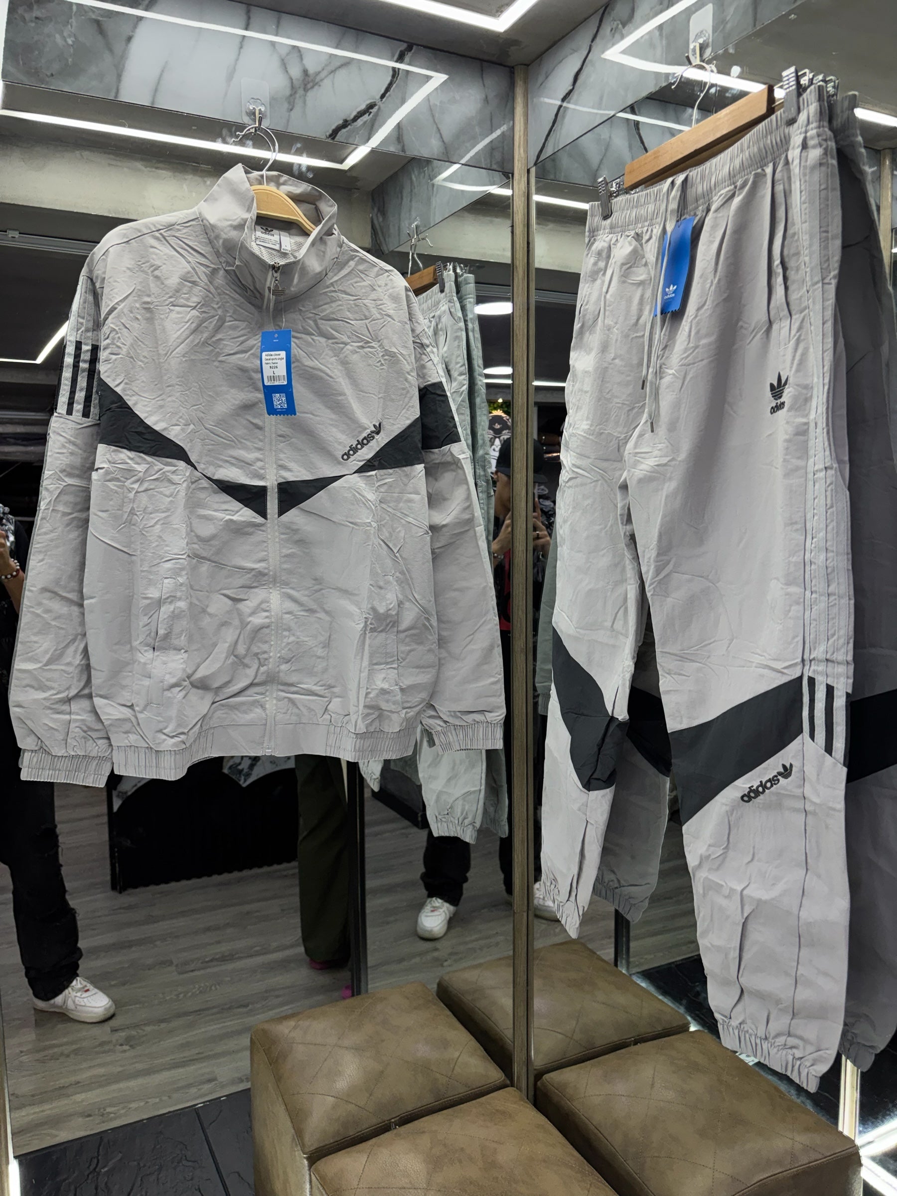 Sudadera Adidas/Impermeable