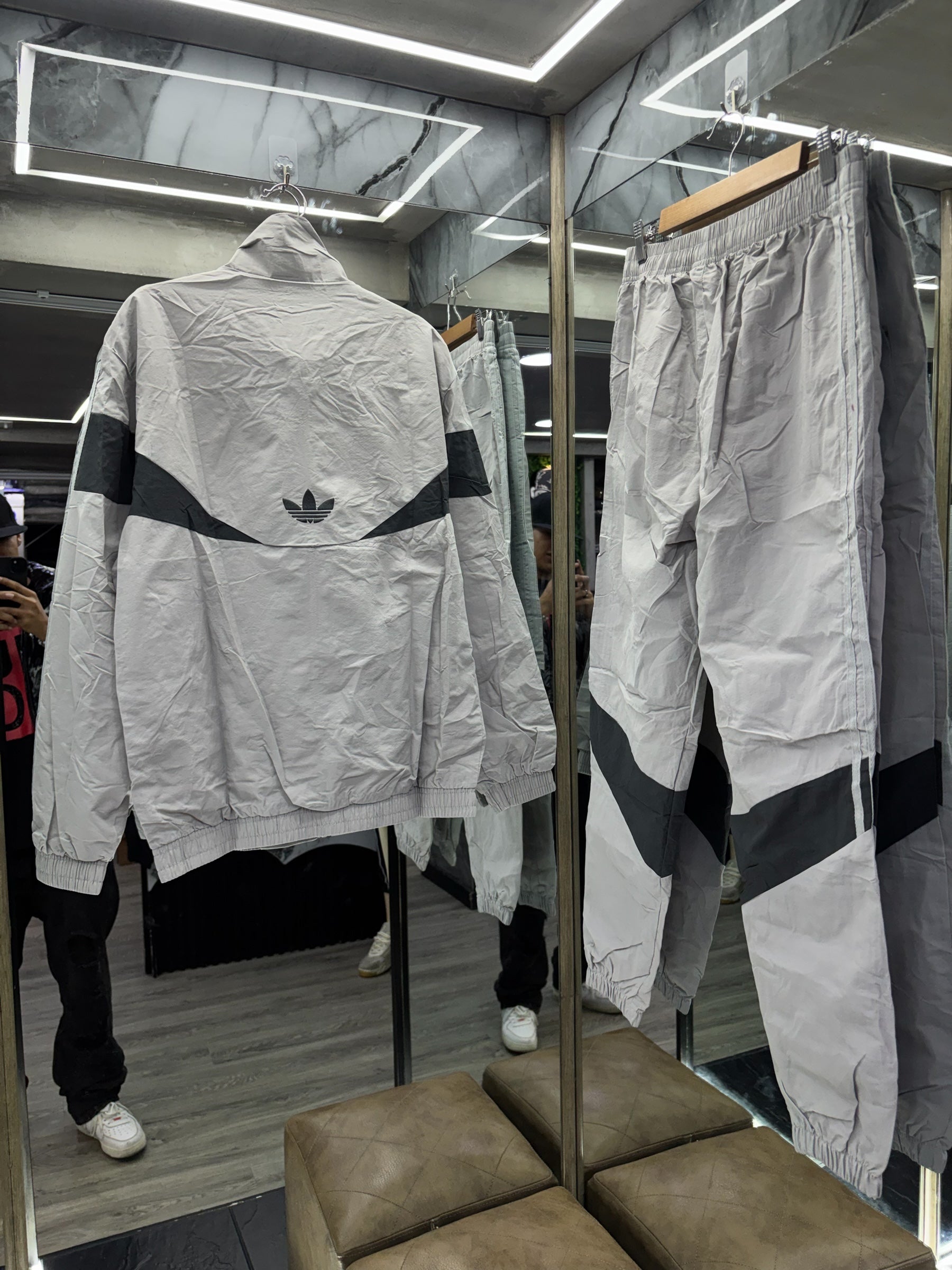 Sudadera Adidas/Impermeable